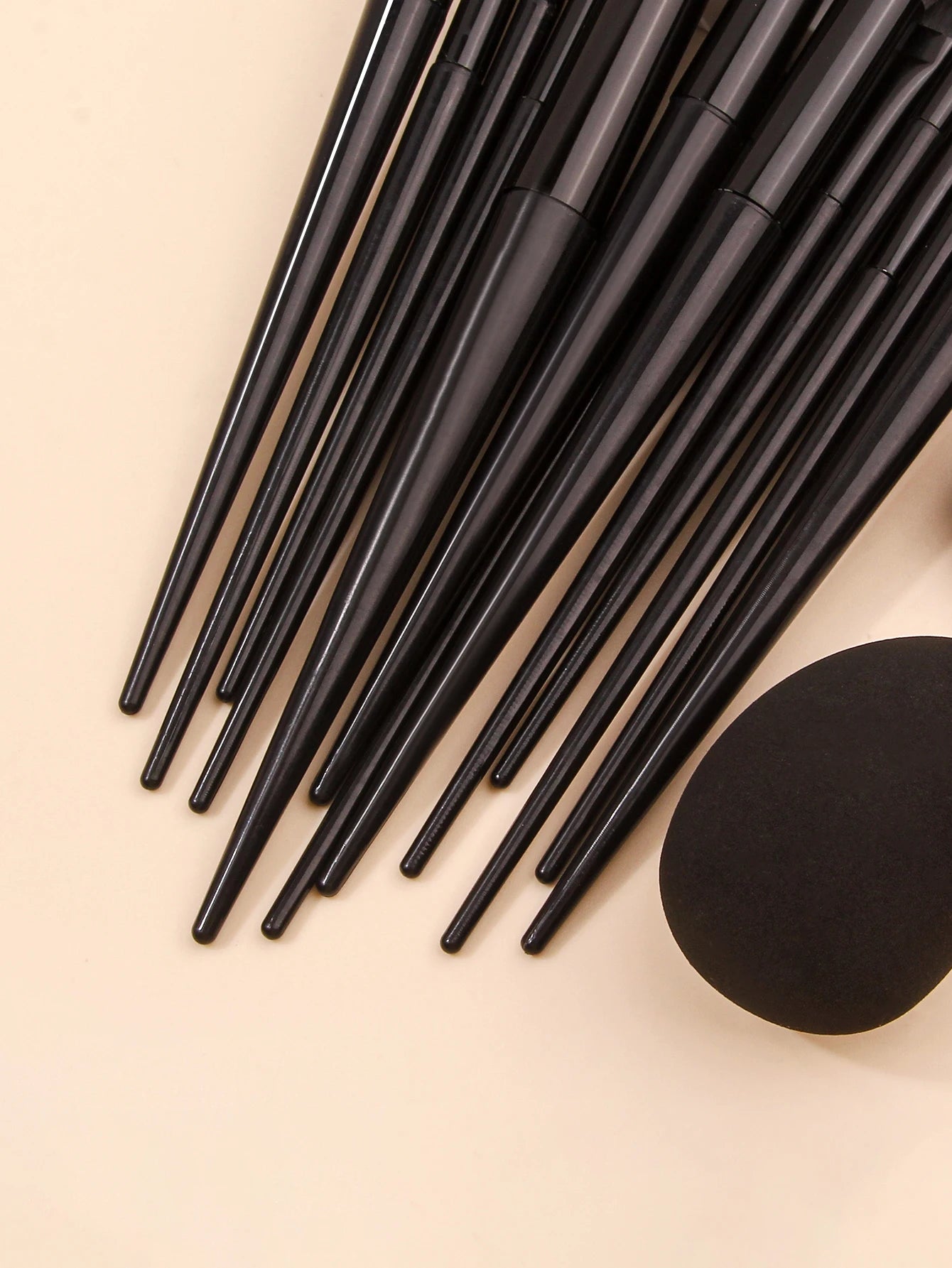 13pcs black makeup brush set soft powder brush portable+1PCS triangular sponge puff+1PCS foundation make-up sponge beauty egg