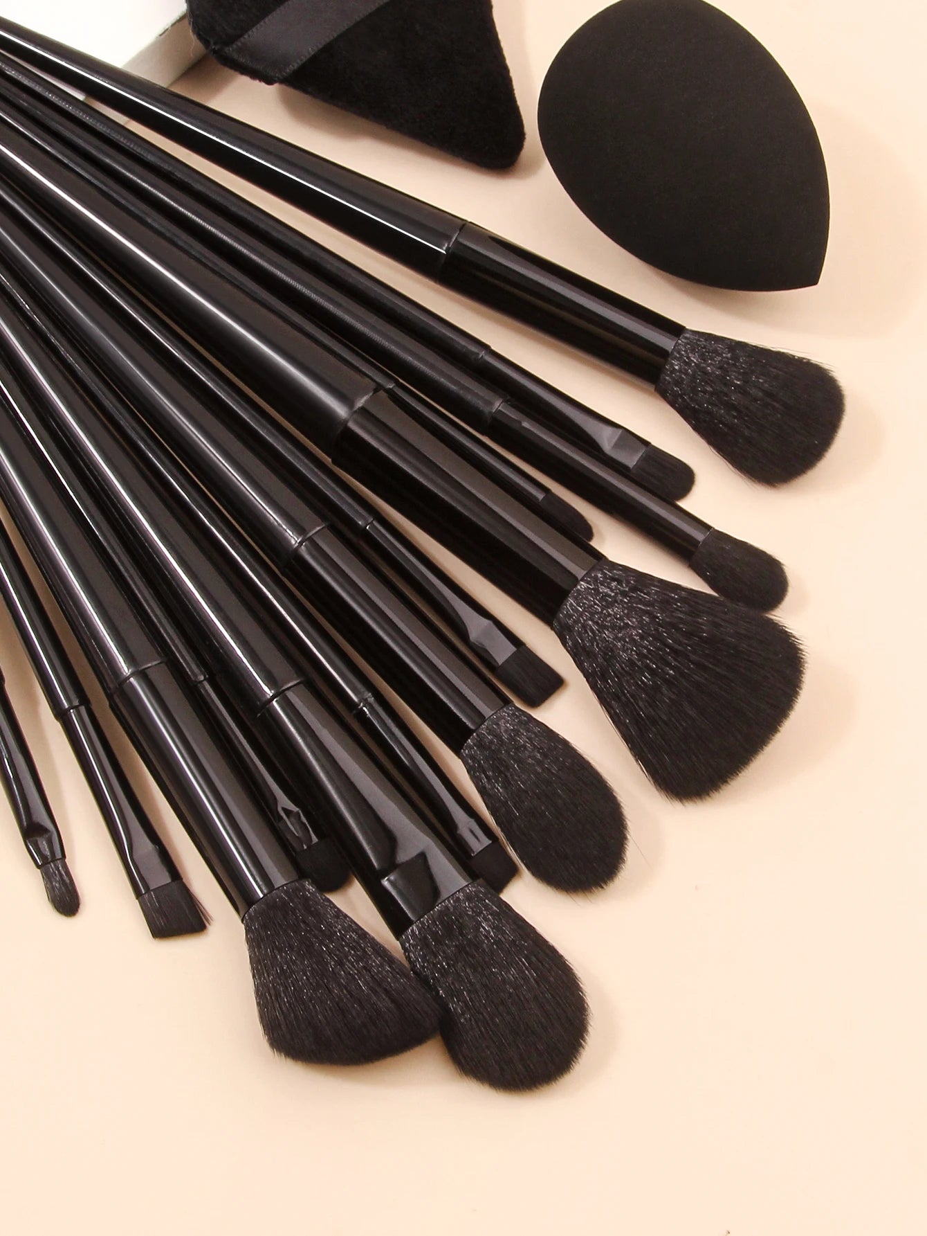13pcs black makeup brush set soft powder brush portable+1PCS triangular sponge puff+1PCS foundation make-up sponge beauty egg