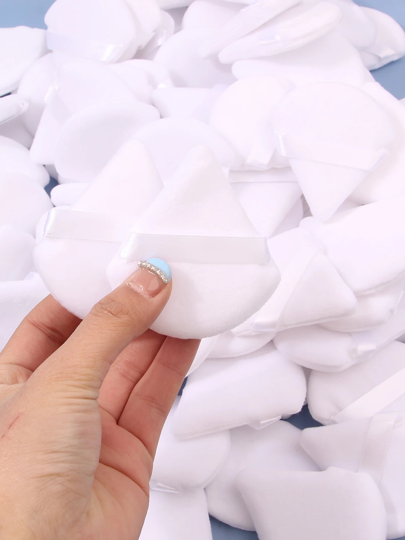 50Pcs Mixing colors randomly Triangle Powder Puff For Loose Powder Liquid Cosmetic Soft Plush Powder Puff Makeup Foundation Puff