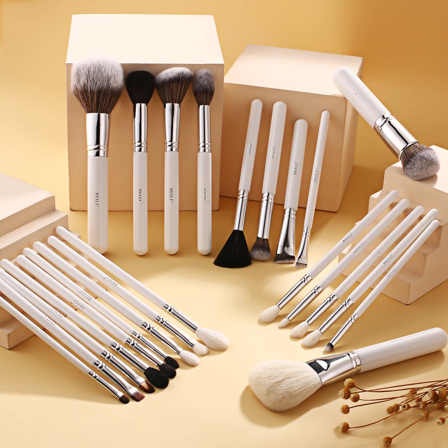 BEILI Makeup Brush Set 24-42pcs with Water-based Material Handle Powder Foundation Blush Eyebrow Eyeshadow Brushes Cosmetics Kit