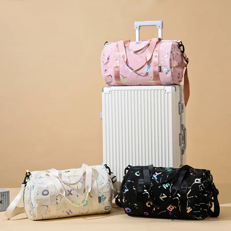 Unisex Graffiti Letter Print Waterproof Gym Yoga Sport Dance Travel Bag Crossbody Deffle Bag Fitness Swimming Wet Dry Storage