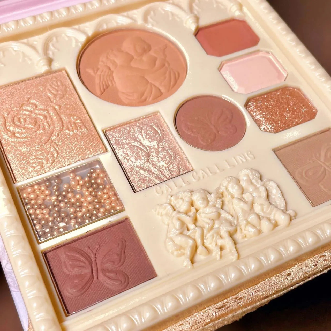 Angel Embossed Eyeshadow Blush Highlight All-in-One Makeup Eyeshadow Palette