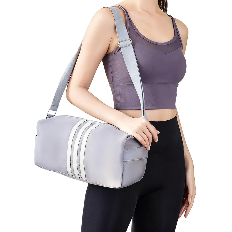 8L Fashionable Fitness Travel Bag, Large Capacity with Dry and Wet Separation Design, Lightweight and Portable, Made of Wear-Resistant Polyester with Adjustable Shoulder Straps, Suitable for Fitness Enthusiasts and Travelers,